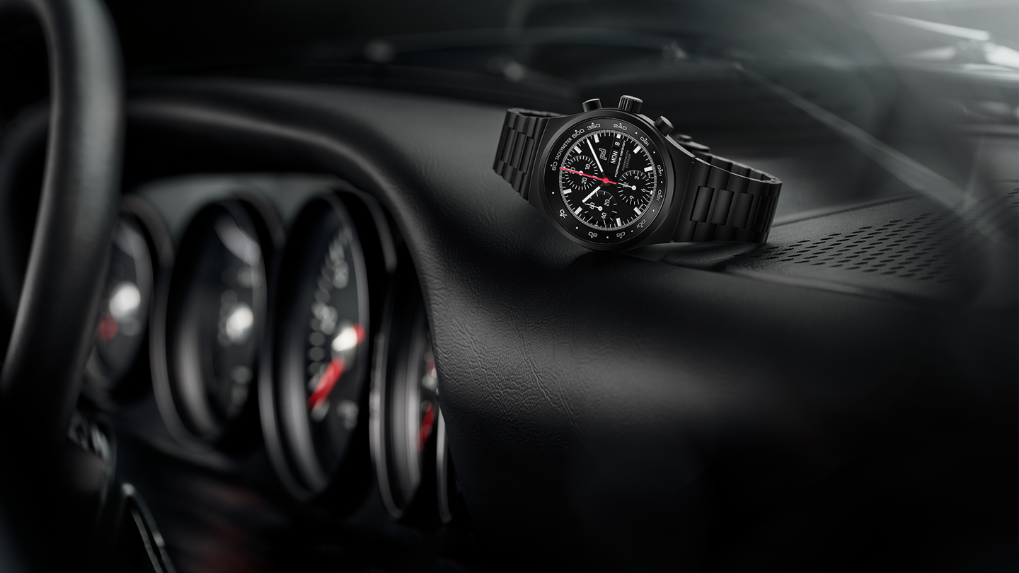 Shows Picture of porsche-design-timepieces-ikone-dashboard.png